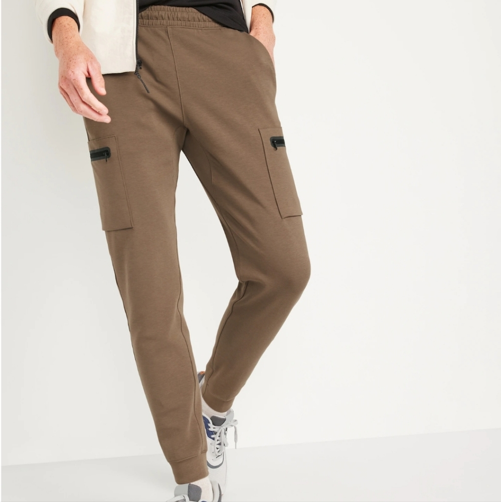 Old Navy Joggers NWT size Medium